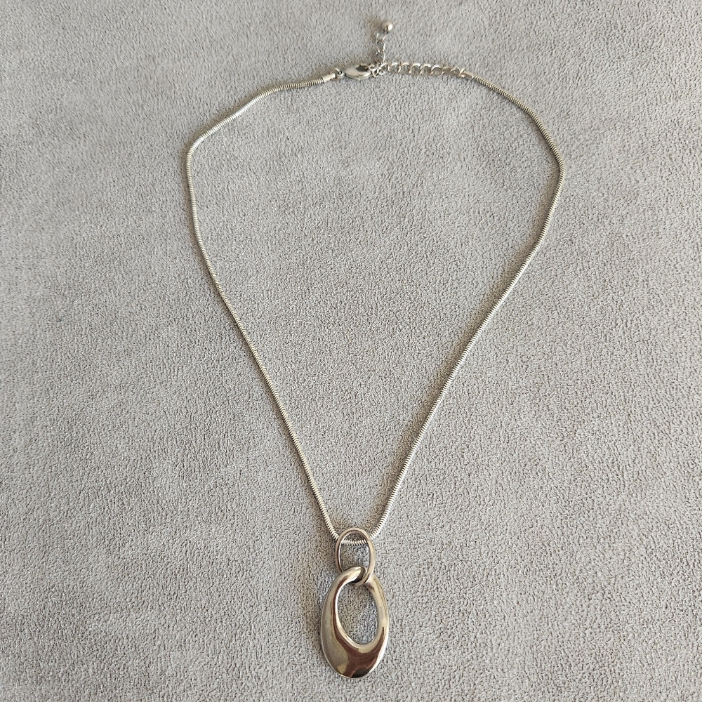 Metallic necklace 16" silver tone chain oval chunky pendant contemporary glam
